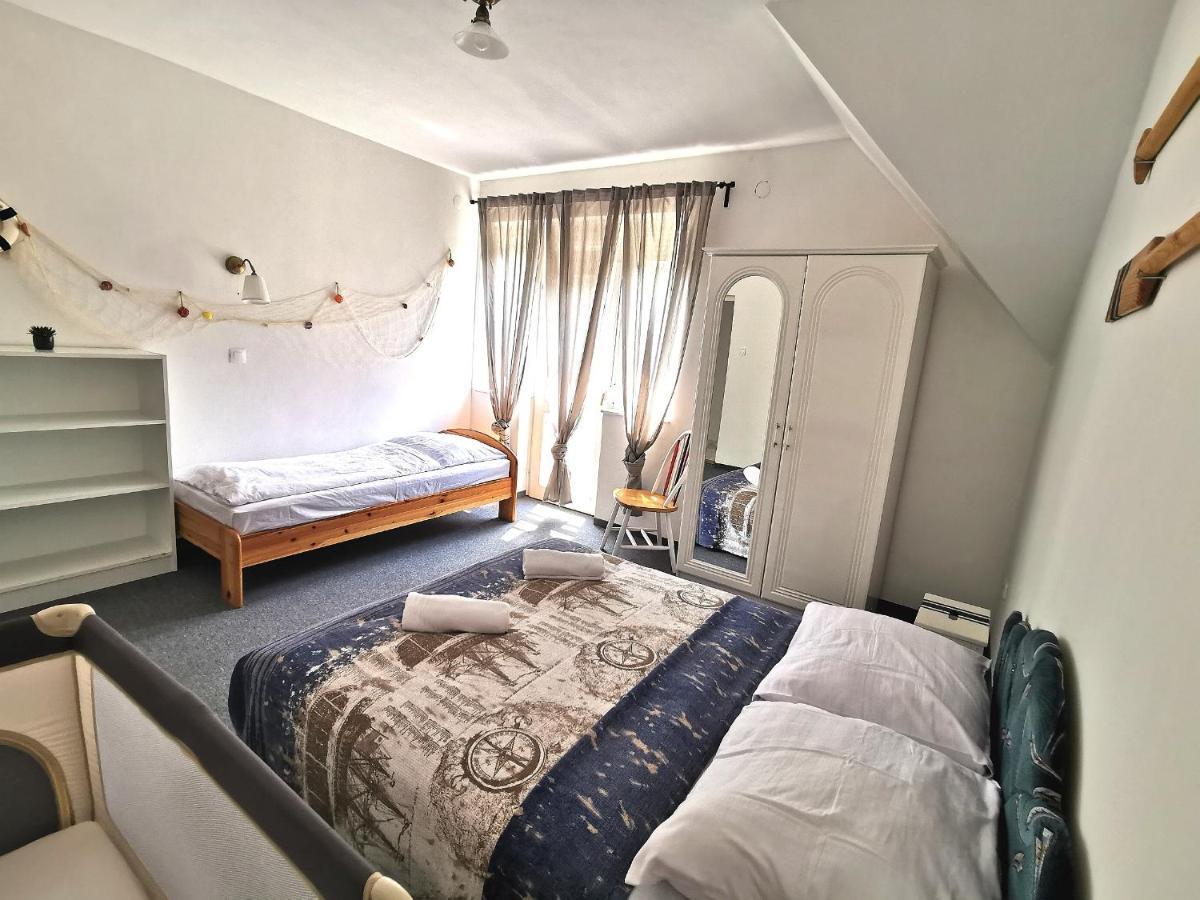 Family Garden Apartmanhaz Siofok Ngoại thất bức ảnh